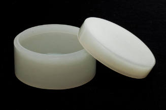 Small Plate Celadon Round Lidded Jade Box