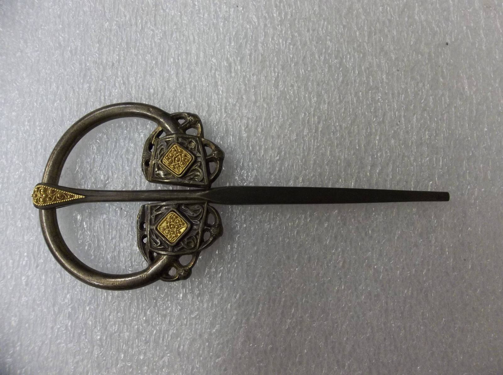 Penannular Brooch